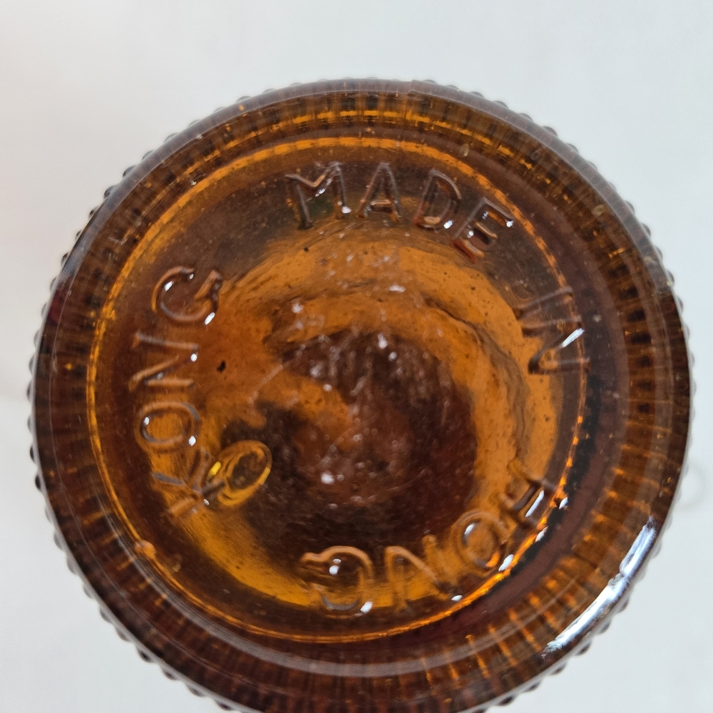Minature Oil Lamp Made In Hong Kong 8" Tall Amber Stained Glass - Picture 5 of 10